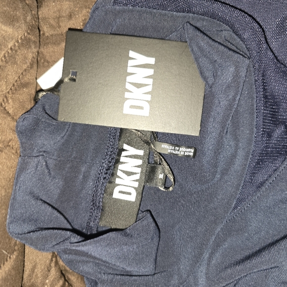 DKNY Black Top - Picture 2 of 4